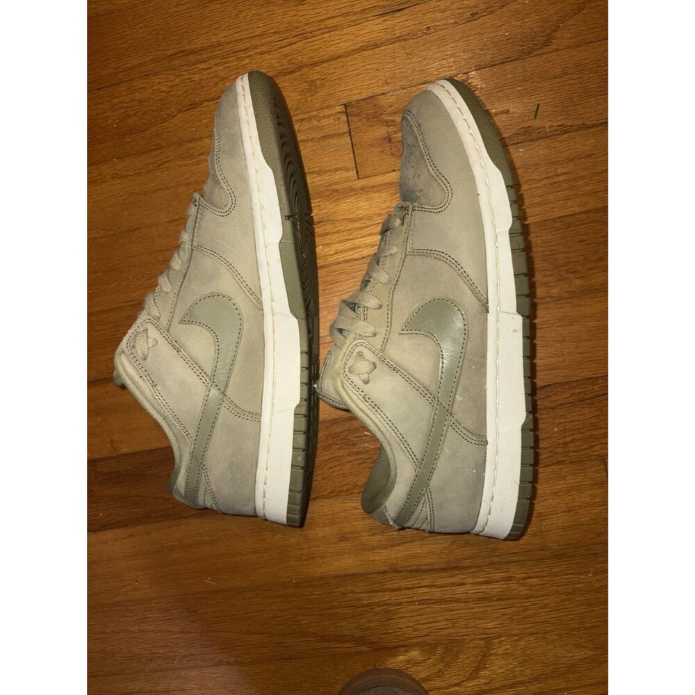 Nike Dunk Low Green Size 10 WomenS - Picture 6 of 7